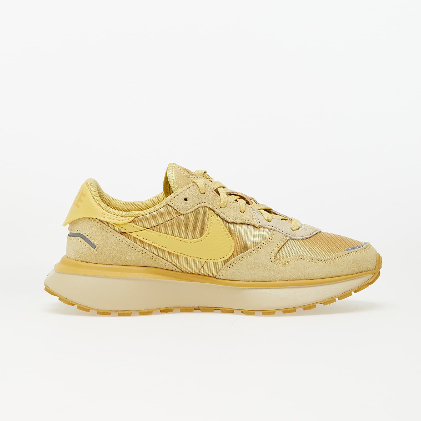 Naisten kengät Nike W Phoenix Waffle Wheat Gold/ Saturn Gold-Team Gold
