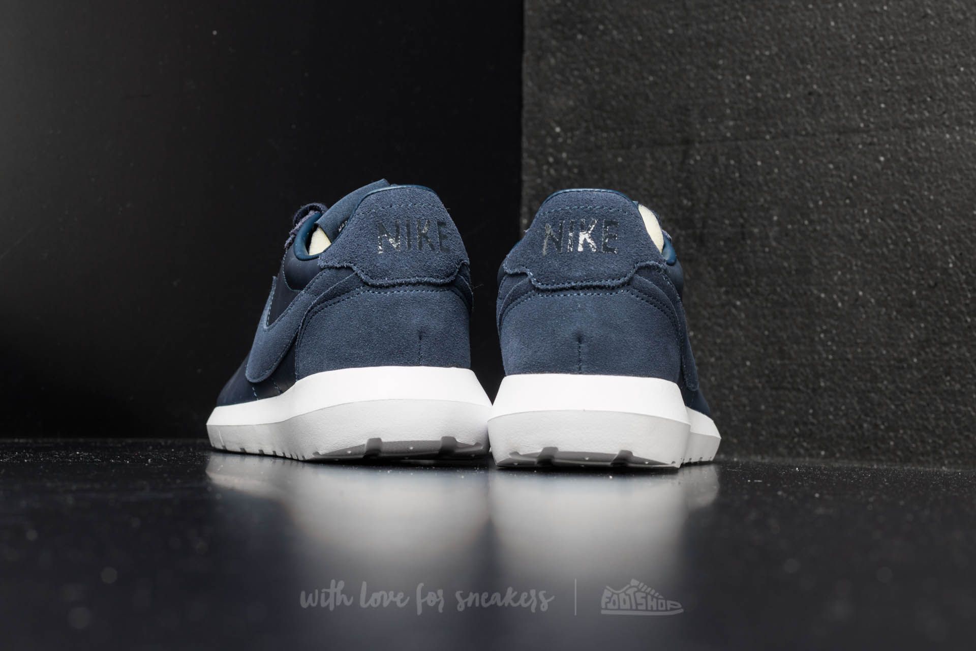 Zapatillas Hombre Nike Roshe LD-1000 Premium QS Obsidian/ White-Metallic Gold-Dark Grey