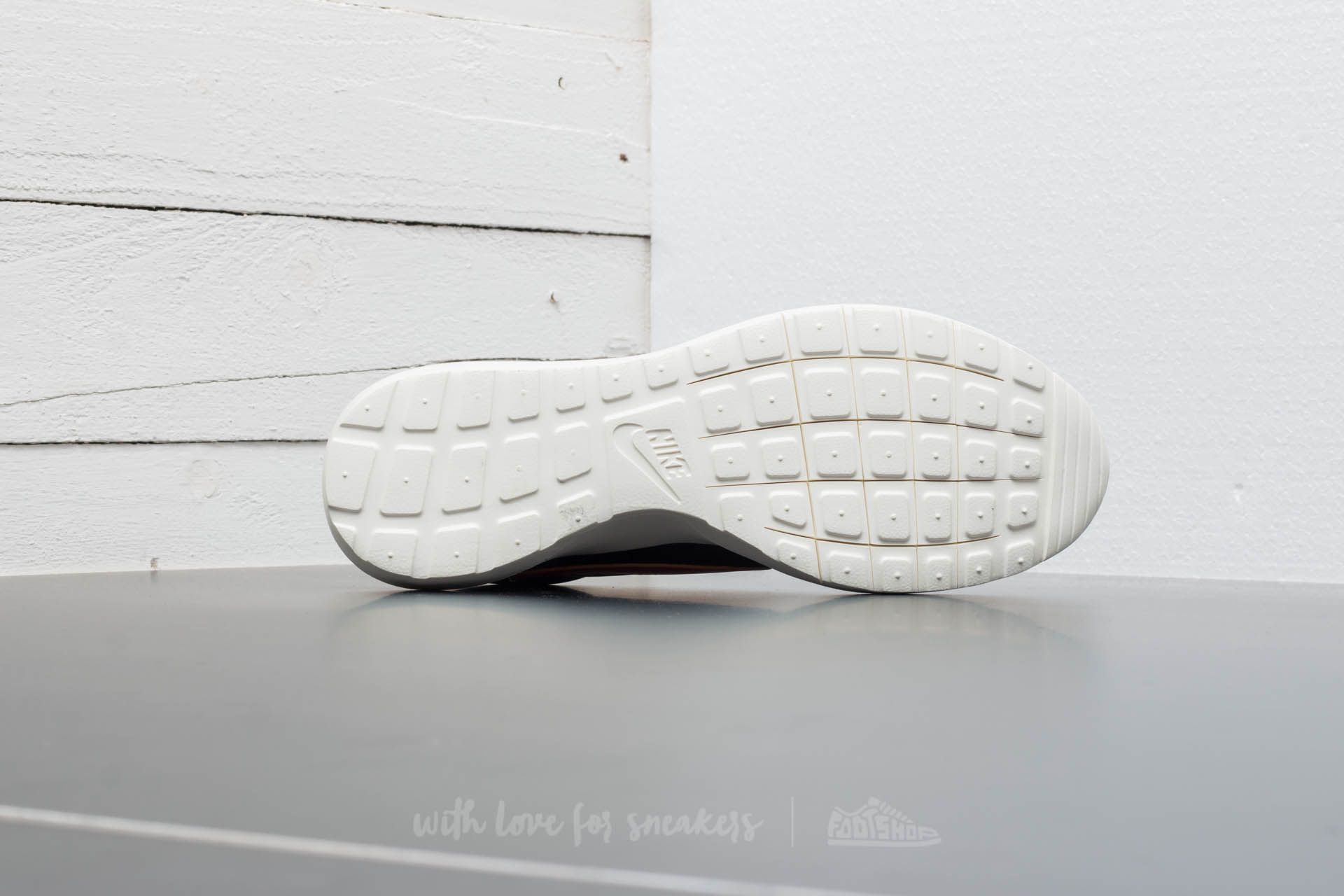 Pánské tenisky a boty Nike Roshe LD-1000 Black/ Team Orange Sail- Black 