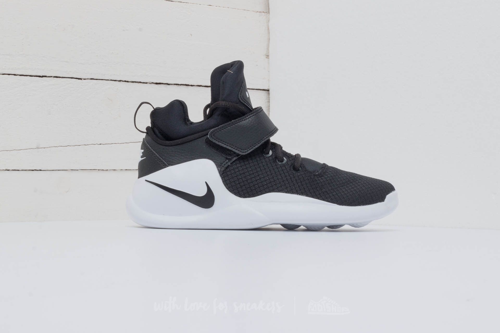 Women s shoes Nike Wmns Kwazi Black Black White Footshop