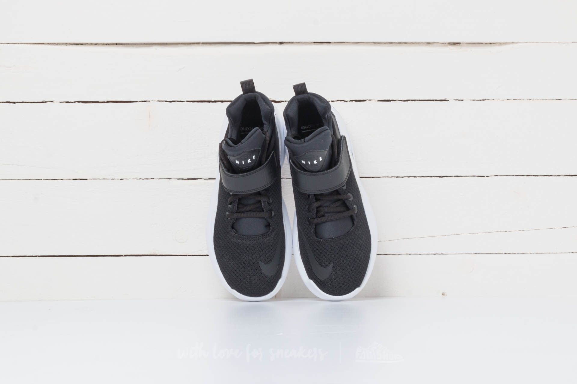 Nike kwazi cheap sports shoes