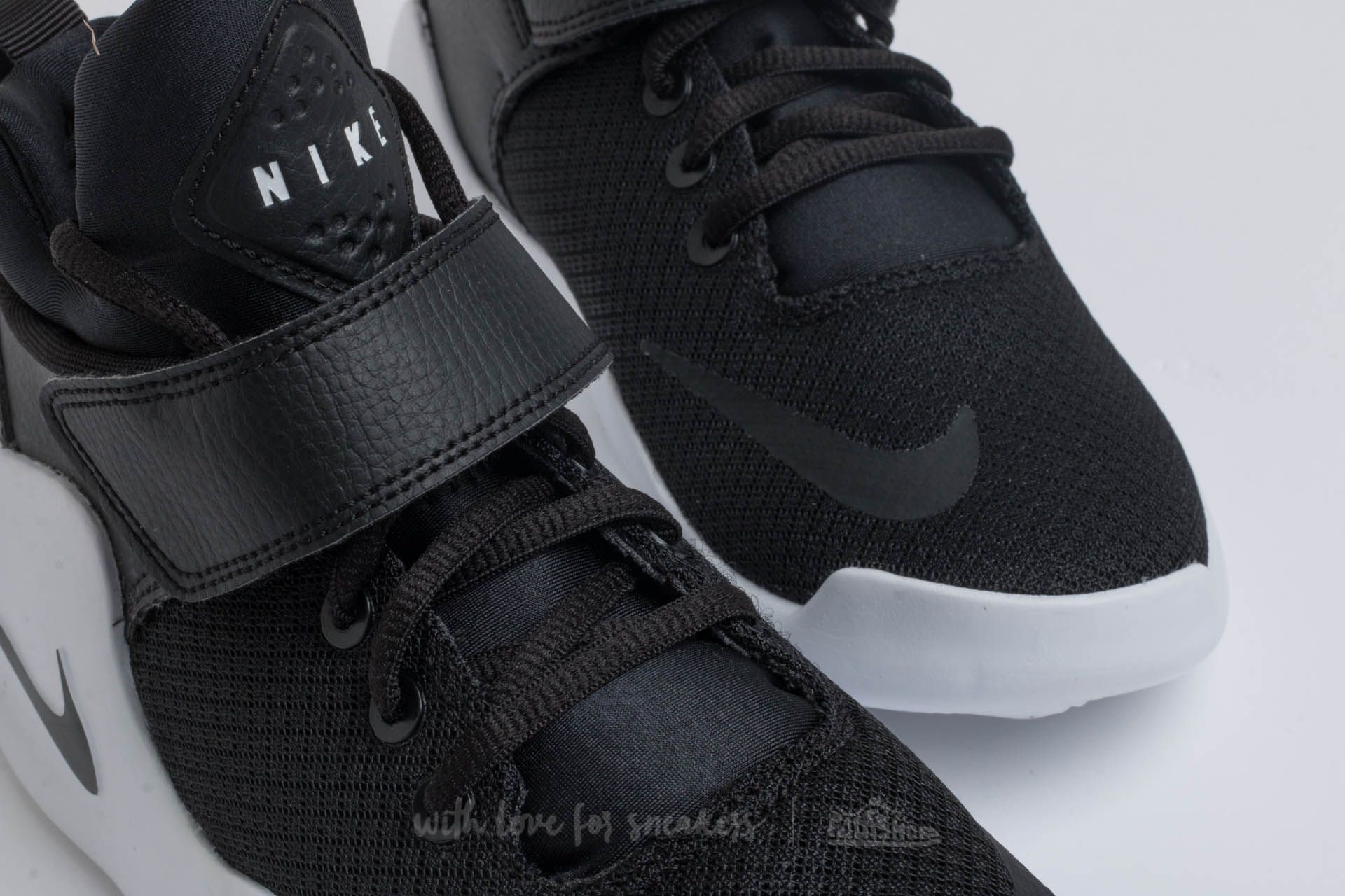 Women s shoes Nike Wmns Kwazi Black Black White Footshop