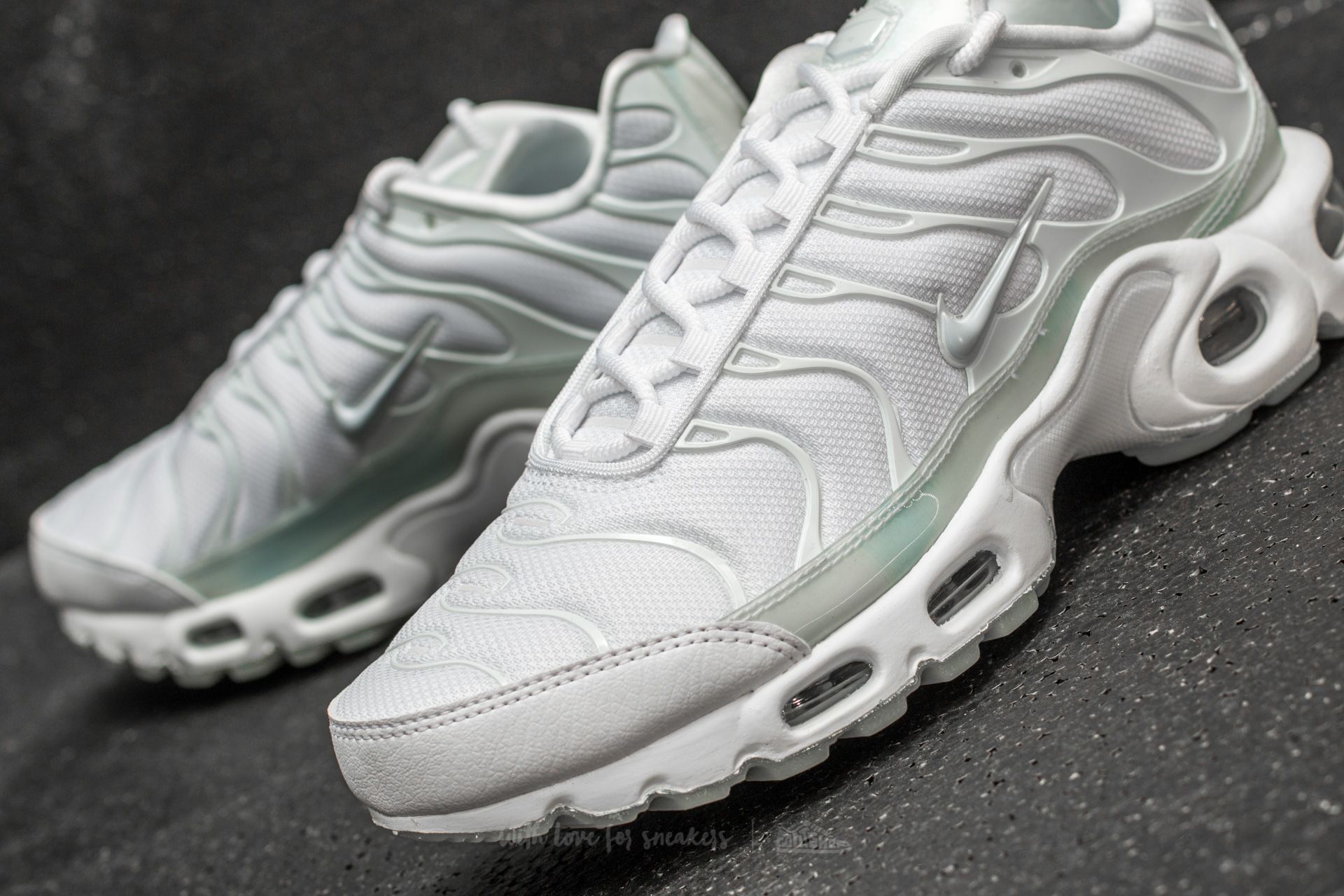 Nike sportswear air max top plus tn se white/pure platinum