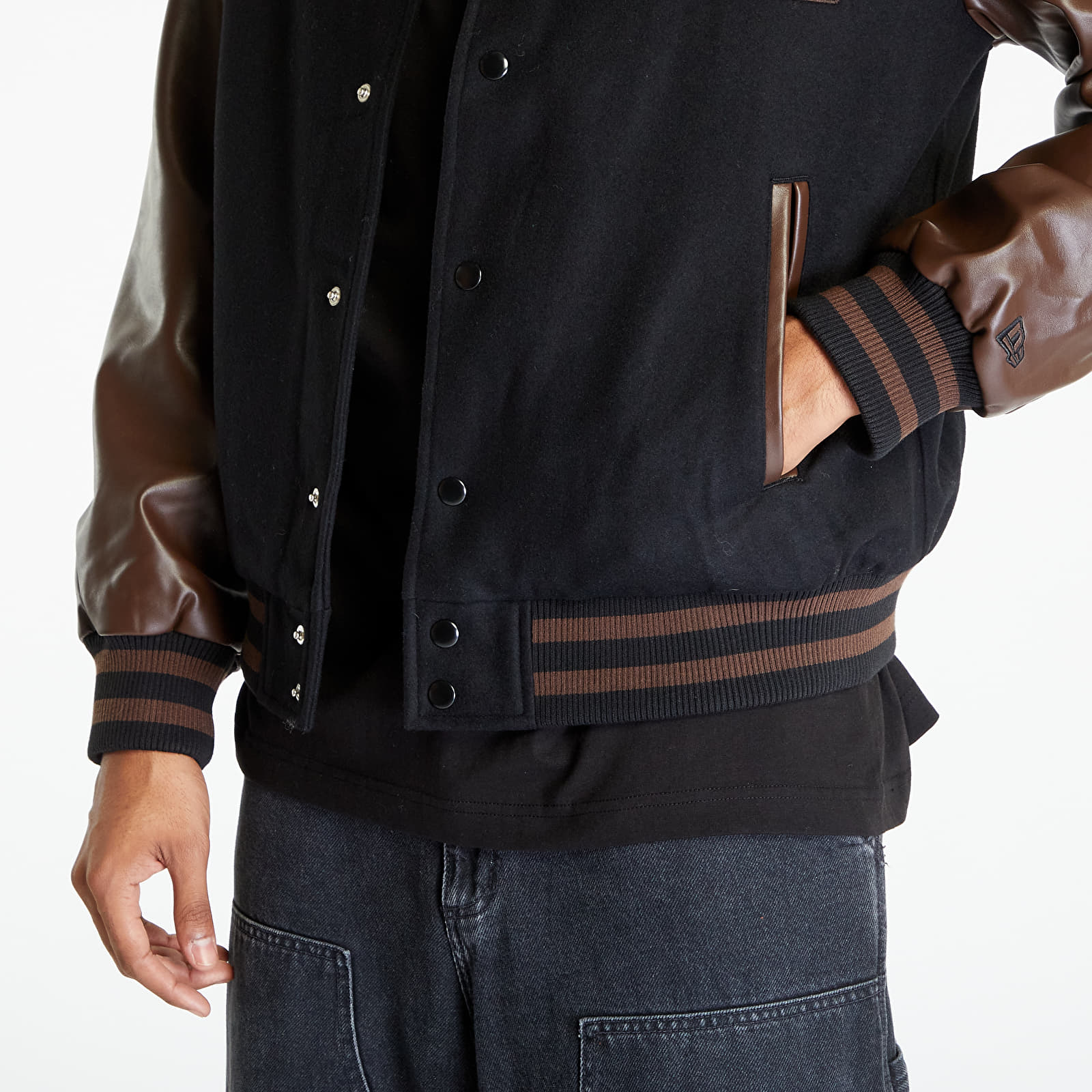 Jakne New Era Heritage Varsity Jacket UNISEX Black/ Brown