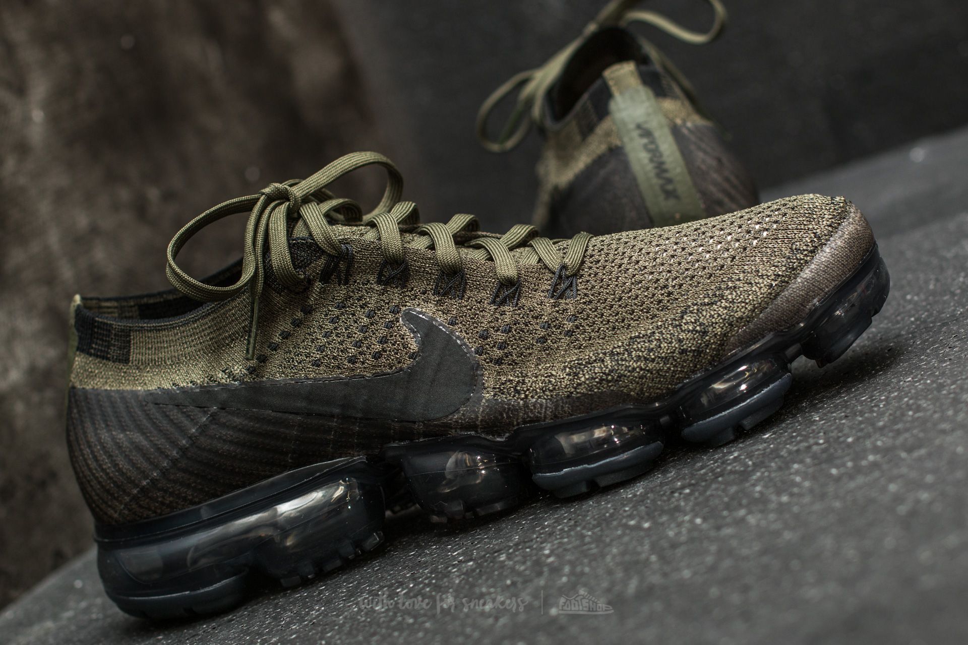 Nike vapormax flyknit khaki on sale