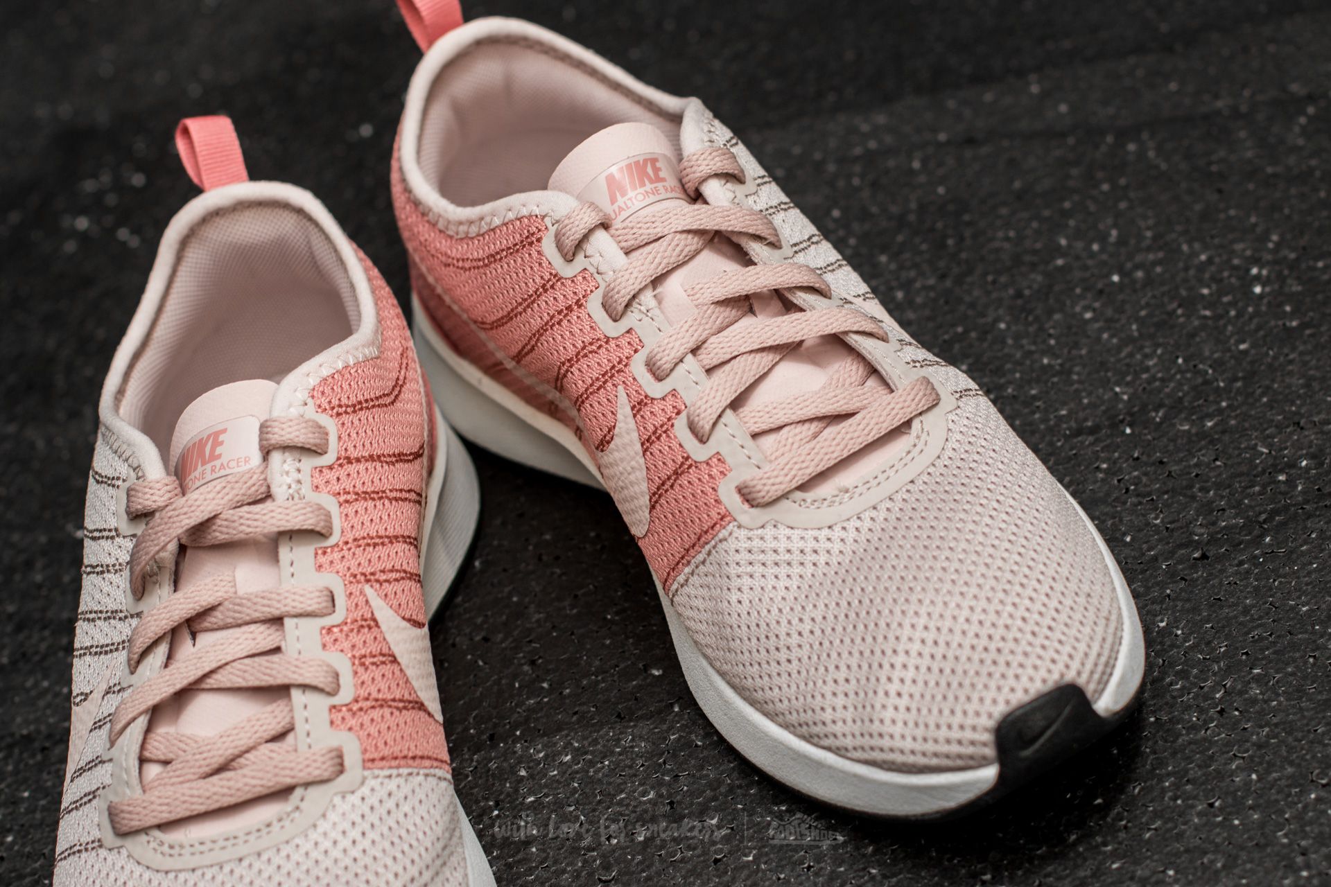 nike dual tone racer pink