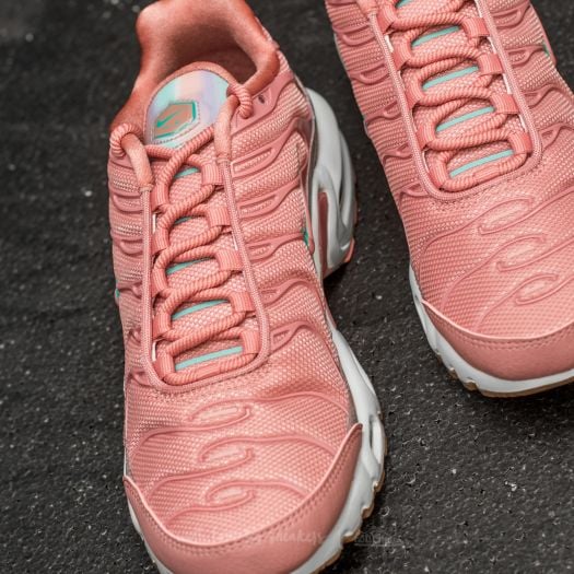 Women s shoes Nike WMNS Air Max Plus SE Red Stardust Red Stardust Sail Footshop