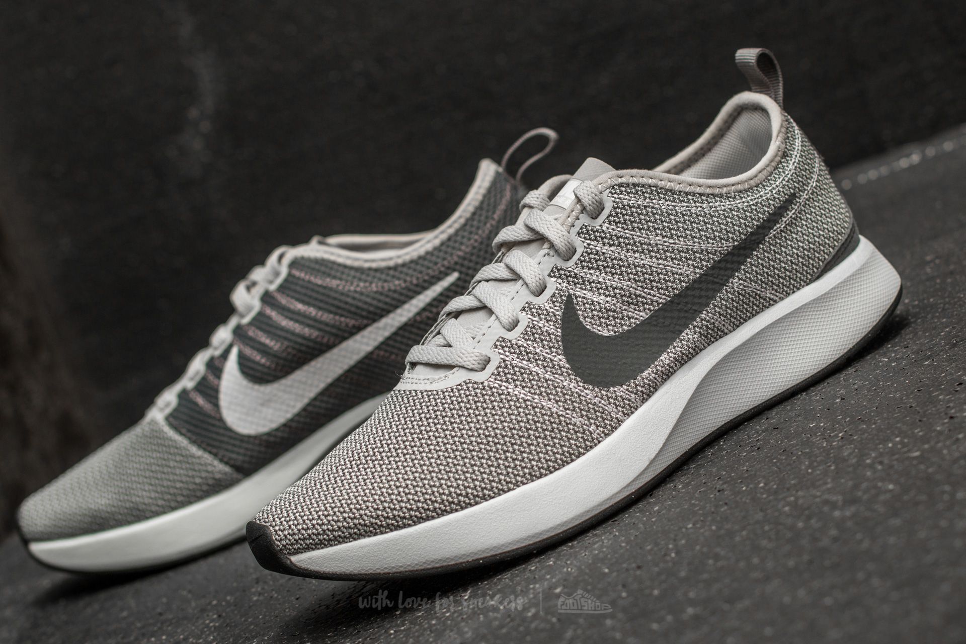 Nike w dualtone racer store