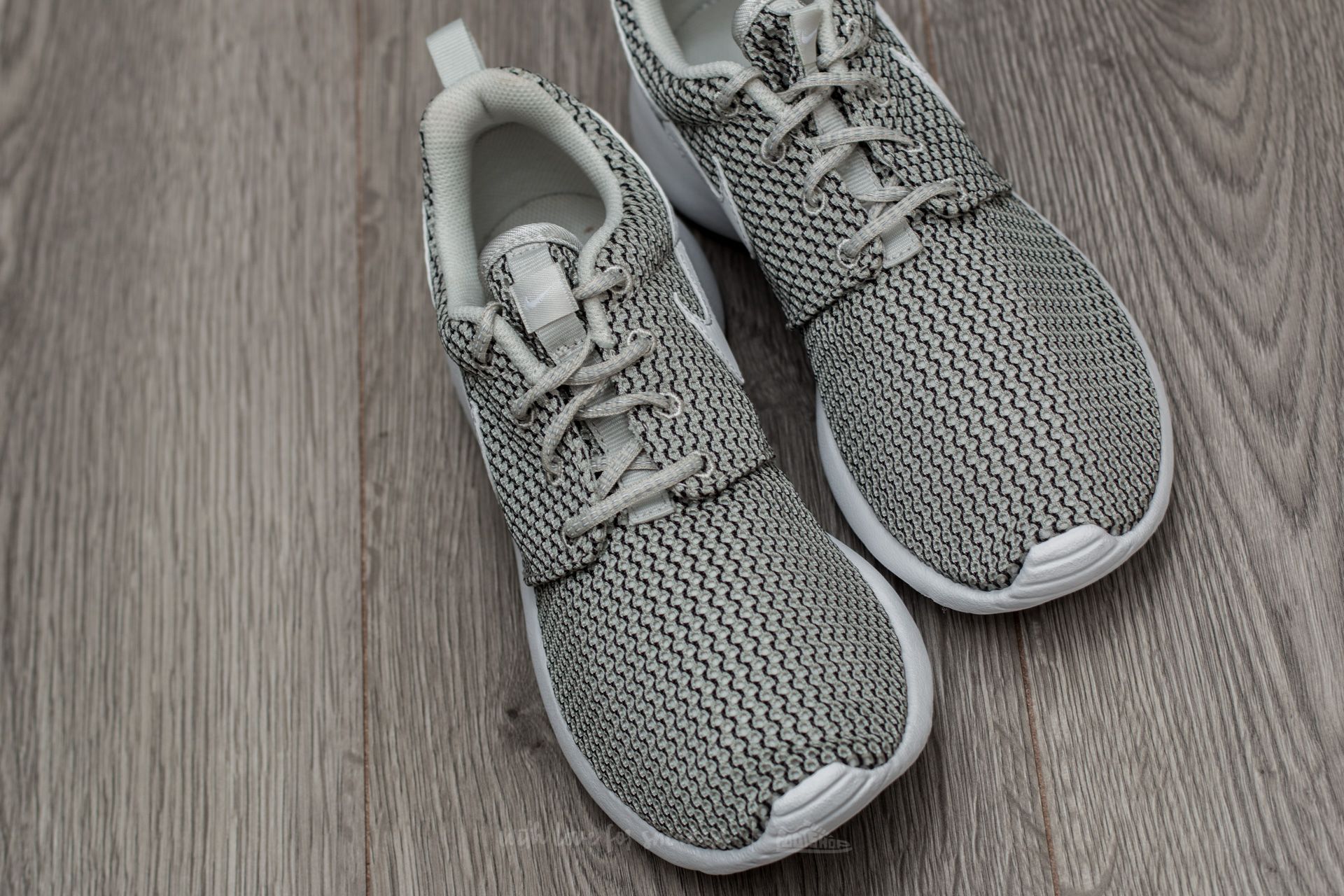 Women s shoes Nike Roshe One GS Light Bone White Cobblestone Footshop