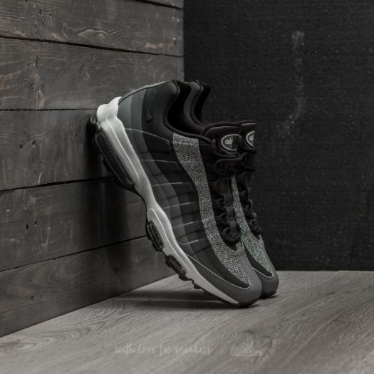 Air max 95 store ultra essential black