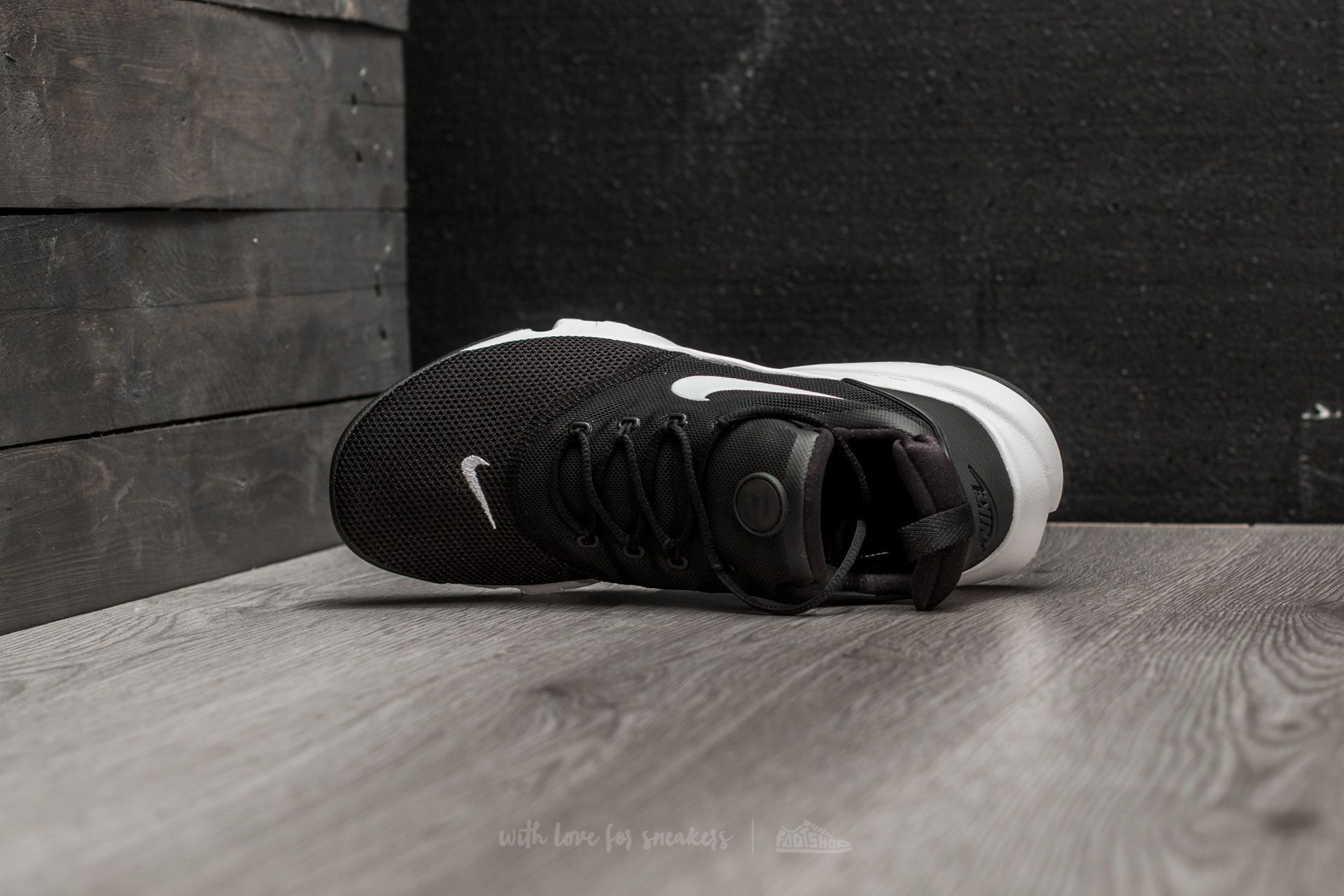 Women s shoes Nike Presto Fly GS Black White Footshop