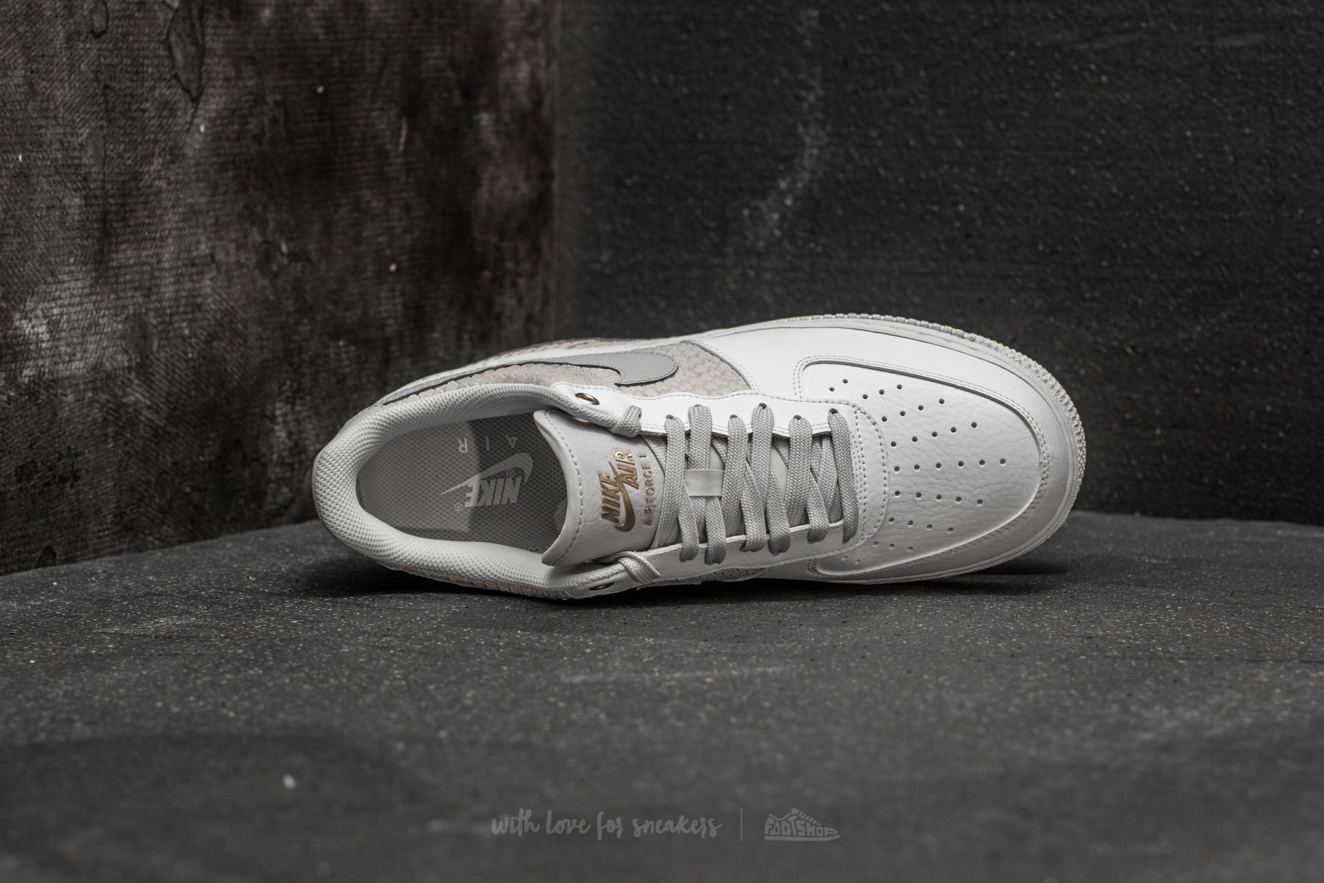 Sieviešu apavi Nike Air Force 1 LV8 (GS) Sail/ Light Bone-Metallic Gold