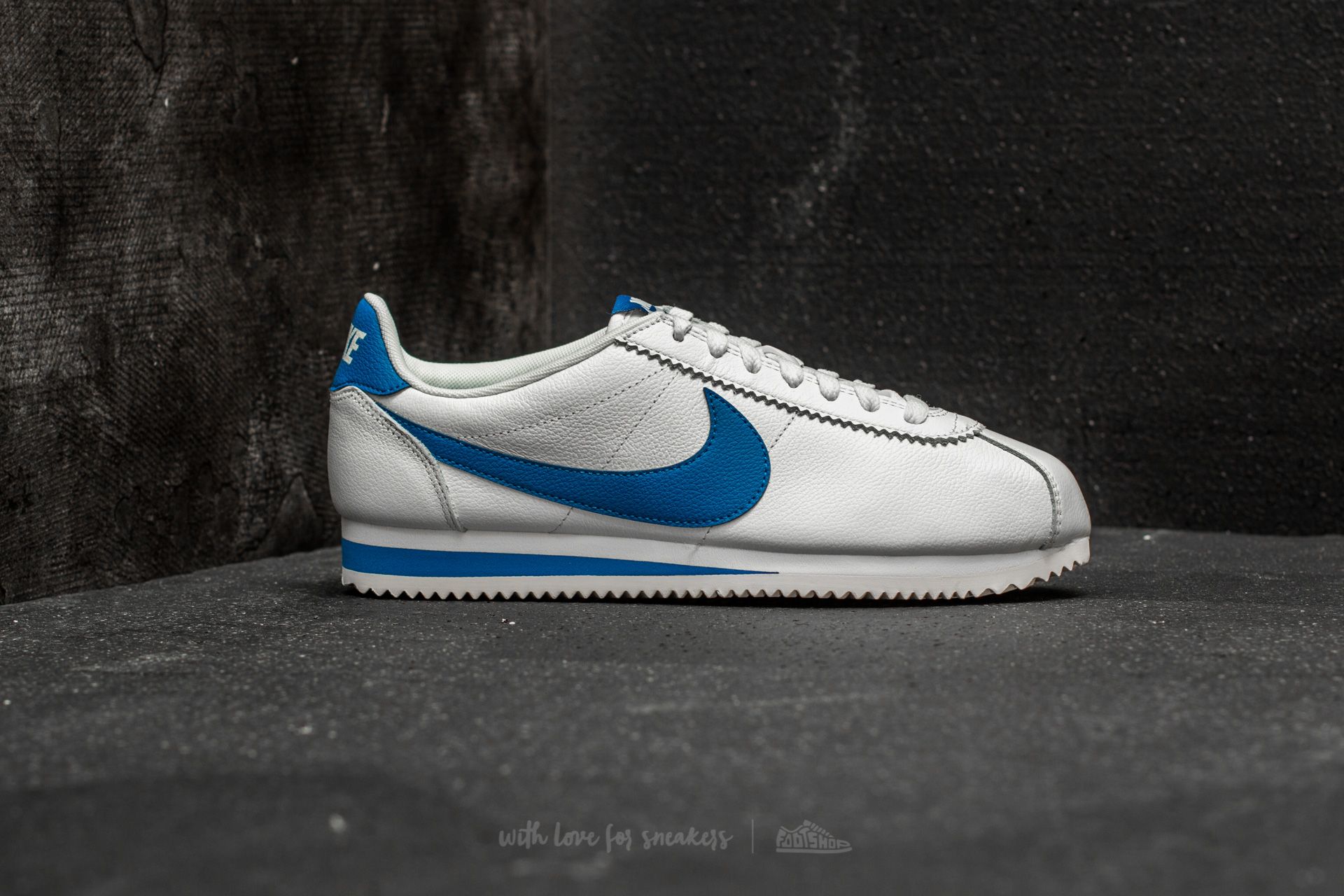 Men s shoes Nike Classic Cortez Leather SE Sail Blue Jay Footshop
