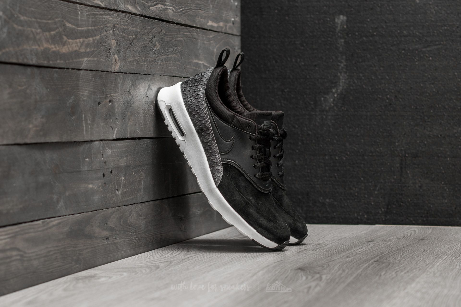 Nike air max top thea sneakers black