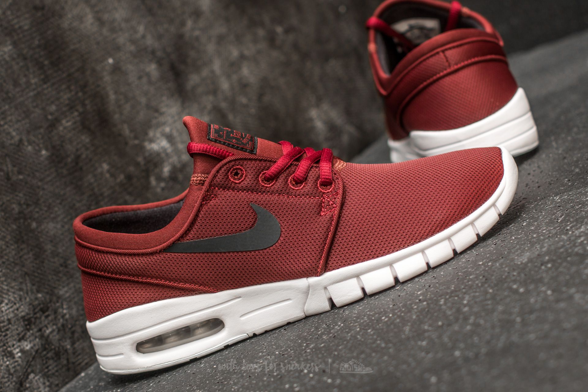 Janoski max red sale