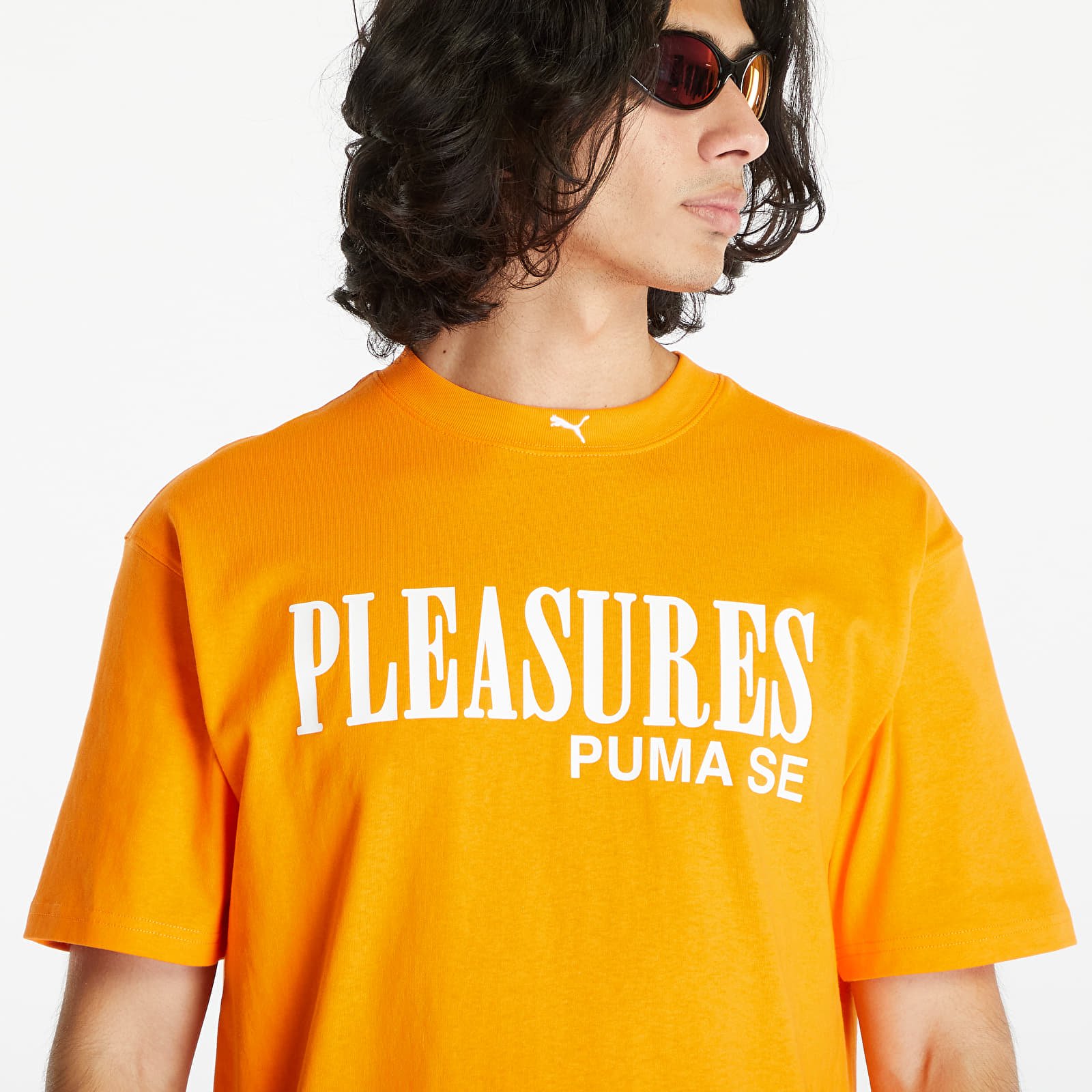 T-Shirts Puma x PLEASURES Typo Short Sleeve Tee Orange