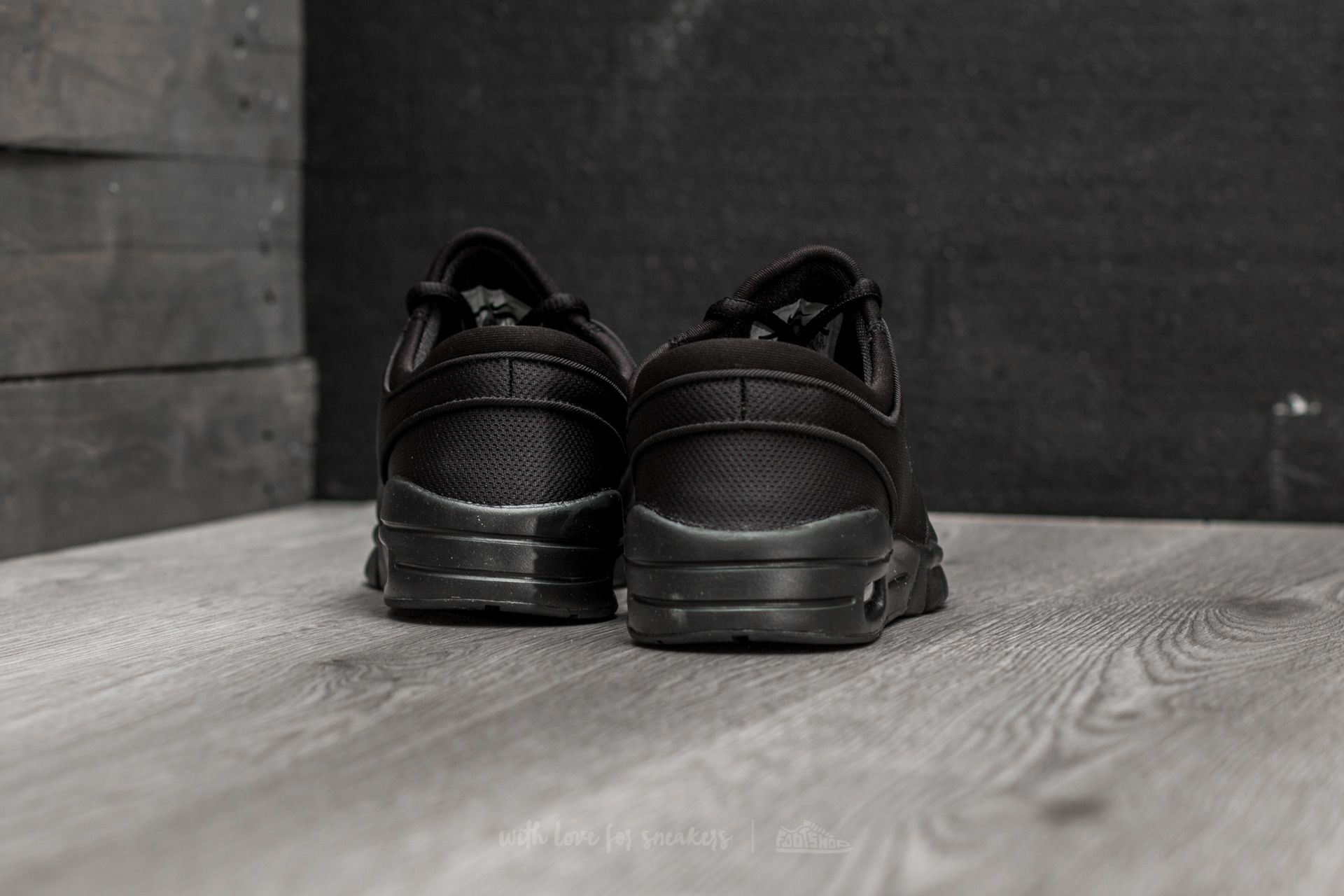 Women s shoes Nike Stefan Janoski Max GS Black Black Black Footshop