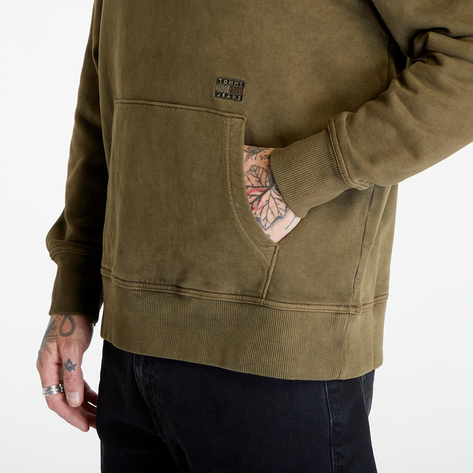 Bluzy Tommy Jeans Relaxed Tonal Badge Hoodie Drab Olive Green