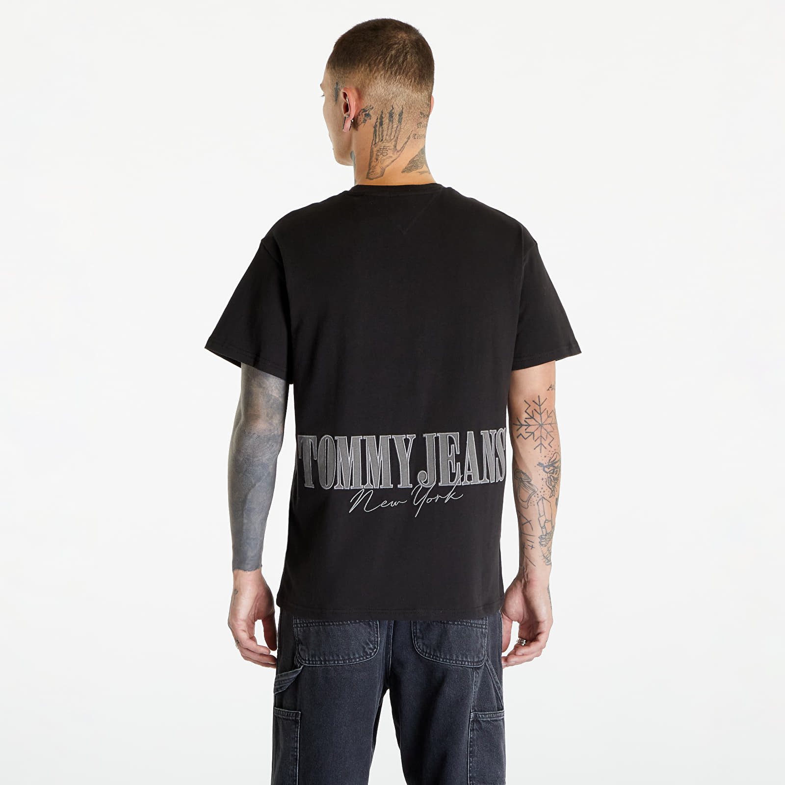 T shirts Tommy Jeans Relaxed Badge Short Sleeve Tee Black Footshop