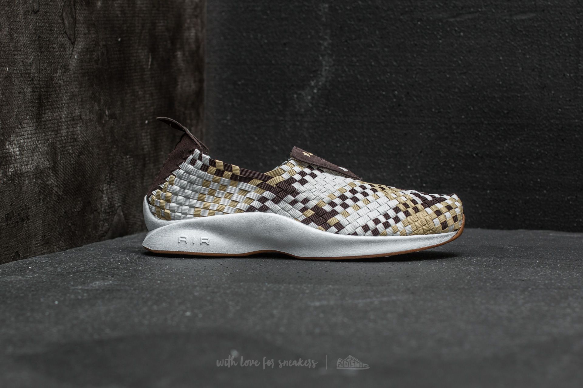 Nike air discount woven shoes