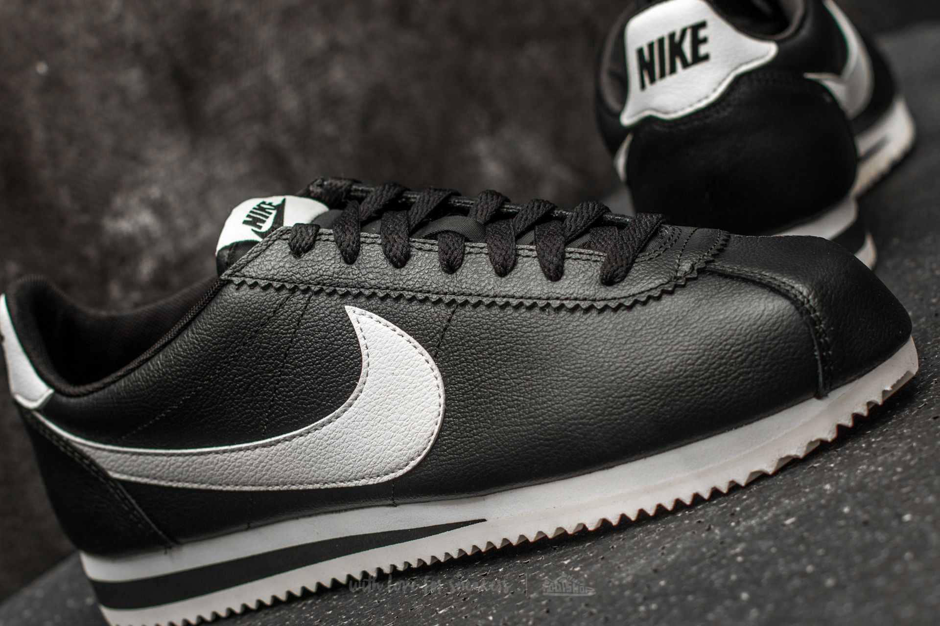 Férfi cipők Nike Classic Cortez Leather SE Black/ Sail