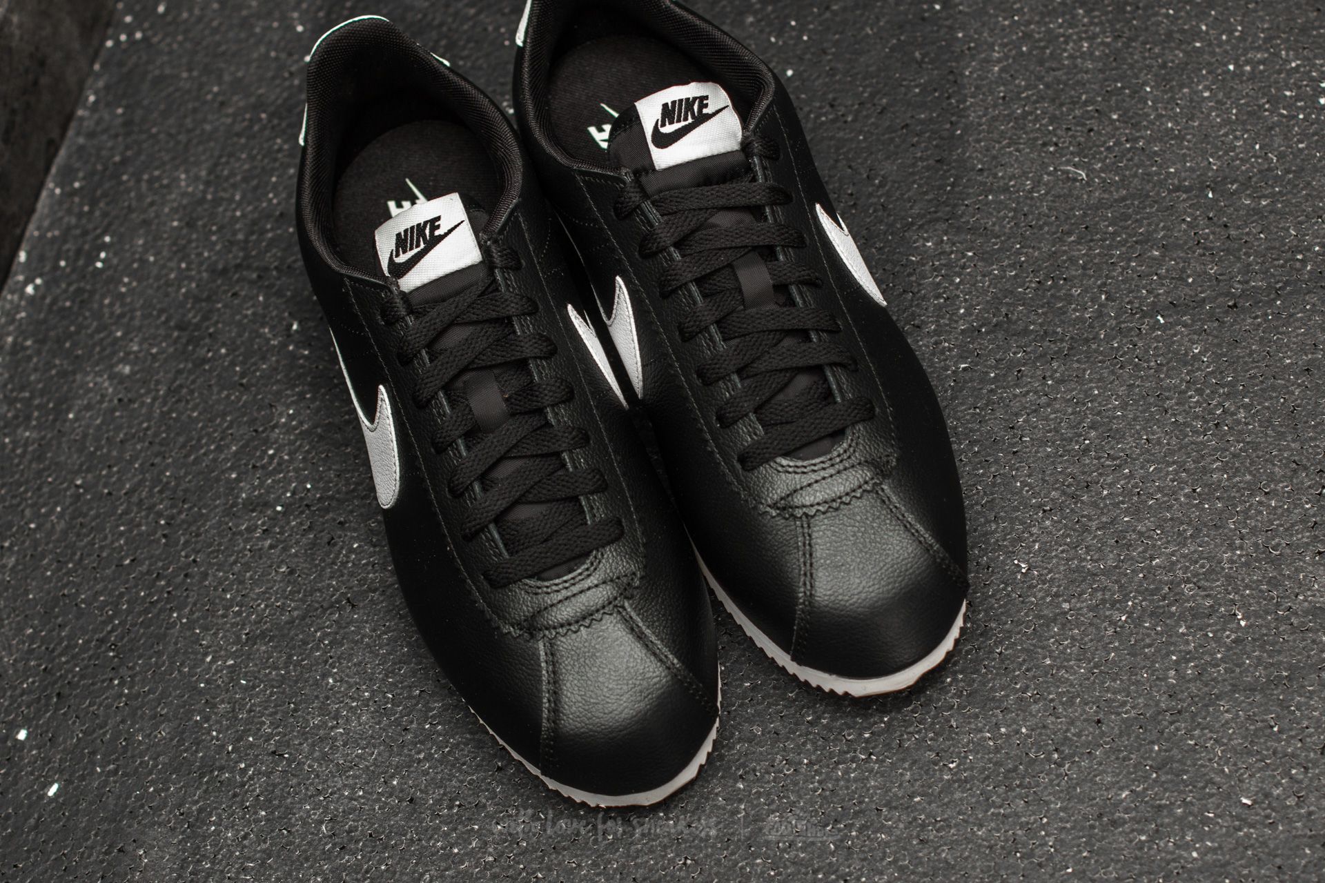 Férfi cipők Nike Classic Cortez Leather SE Black/ Sail