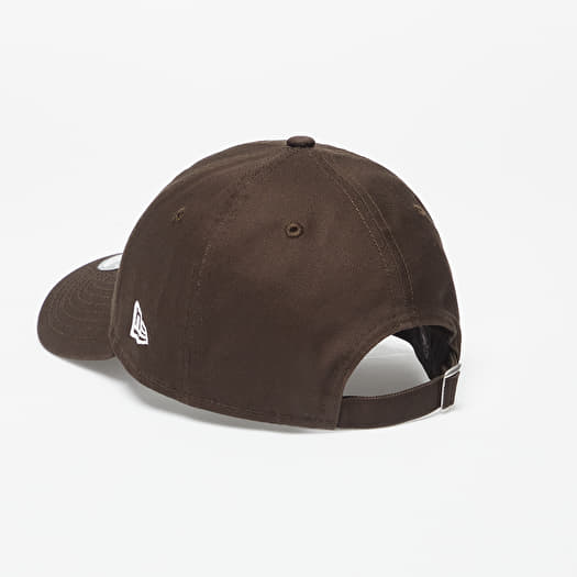 Caps New Era New York Yankees League Essential 9FORTY Adjustable Cap Brown Suede Off White Footshop