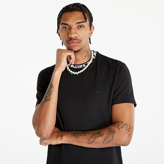 Black t shirt outlet lacoste