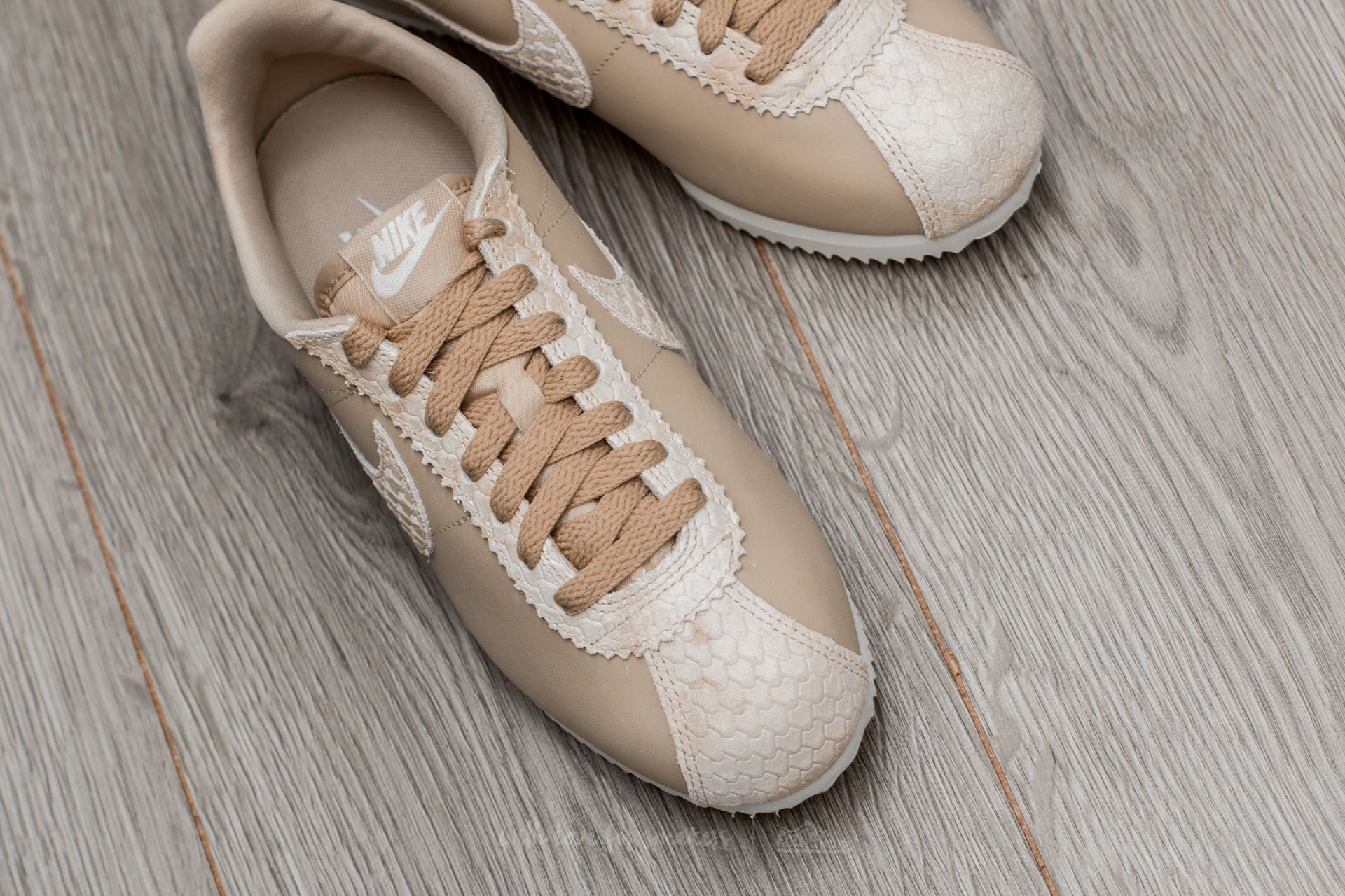 Nike cortez premium linen clearance