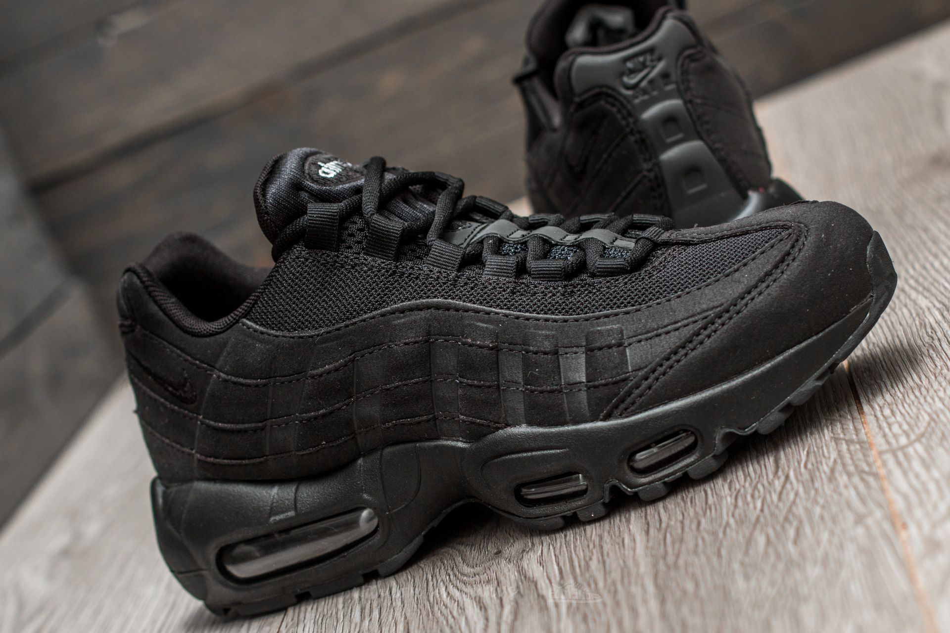 Naisten kengät Nike Wmns Air Max 95 Black/ Black-Wolf Grey