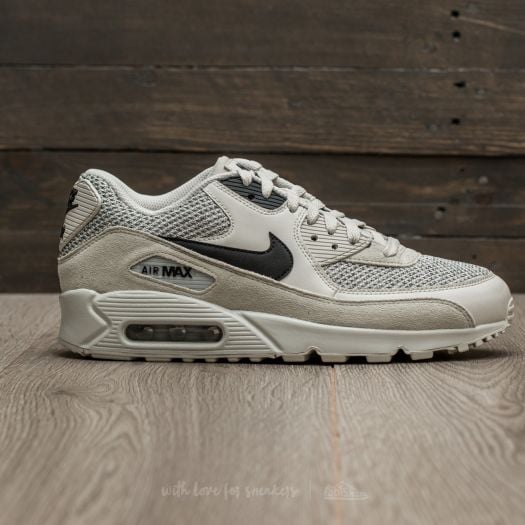 Nike Air Max 90 Essential