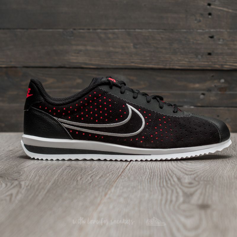 sneaker nike cortez ultra moire negras