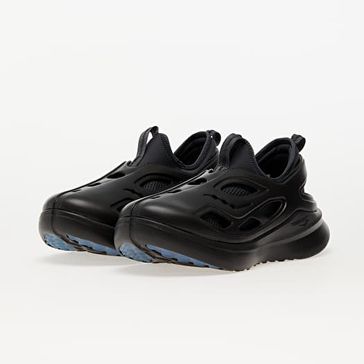 Saucony hotsell all black