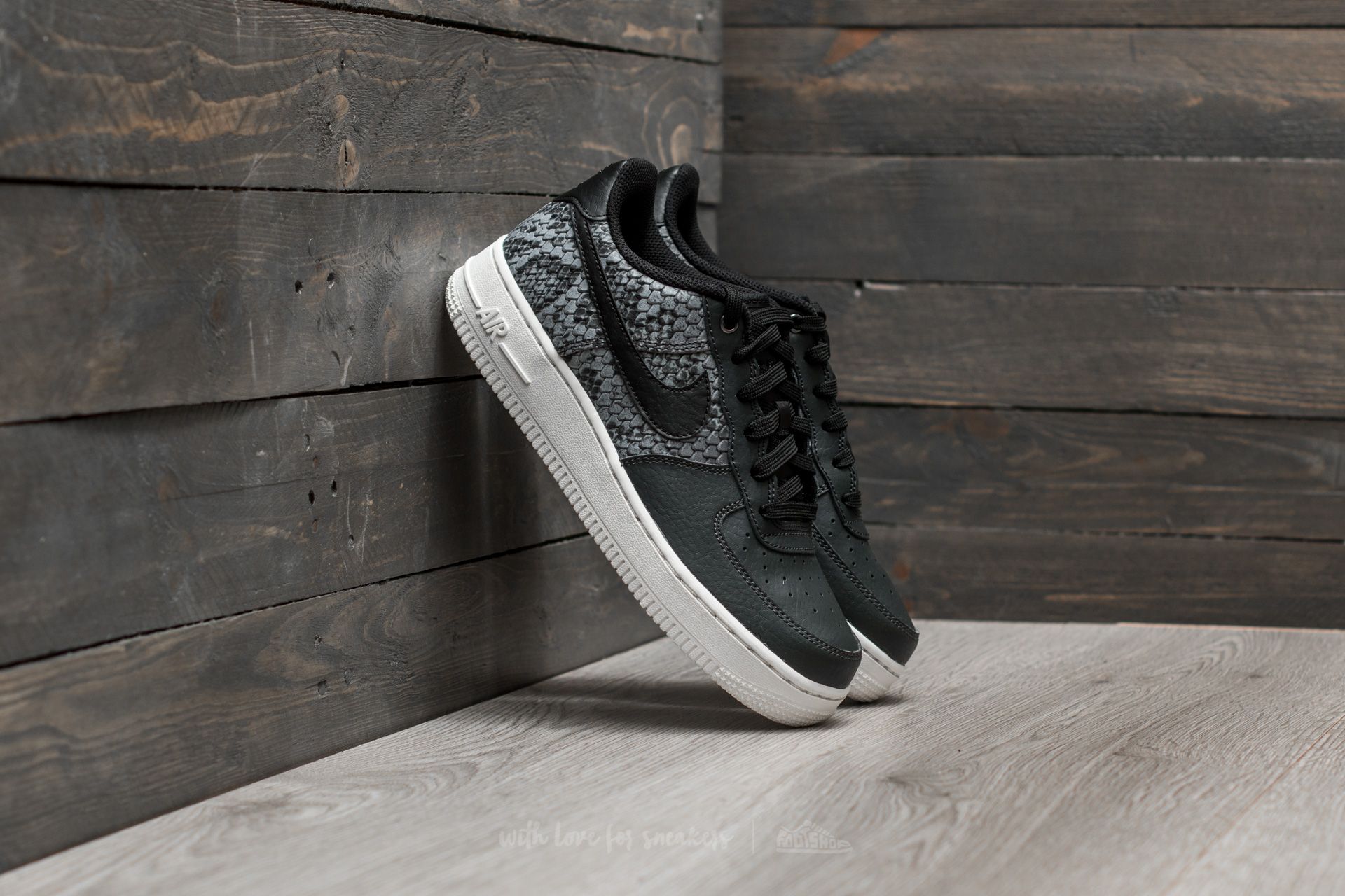Zapatillas mujer Nike Air Force 1 LV8 (GS) Anthracite/ Black-Summit White