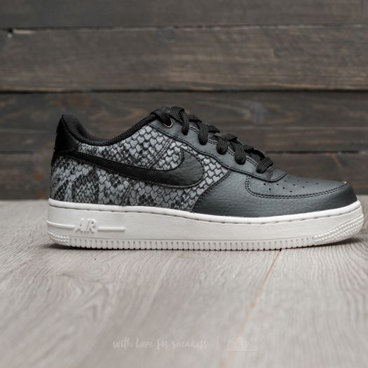 Nike air force 1 hotsell noir et blanche femme