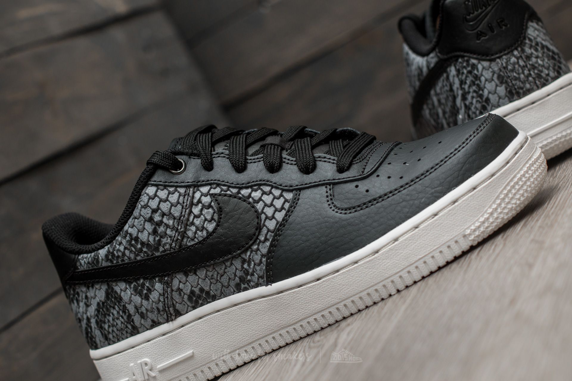 Zapatillas mujer Nike Air Force 1 LV8 (GS) Anthracite/ Black-Summit White