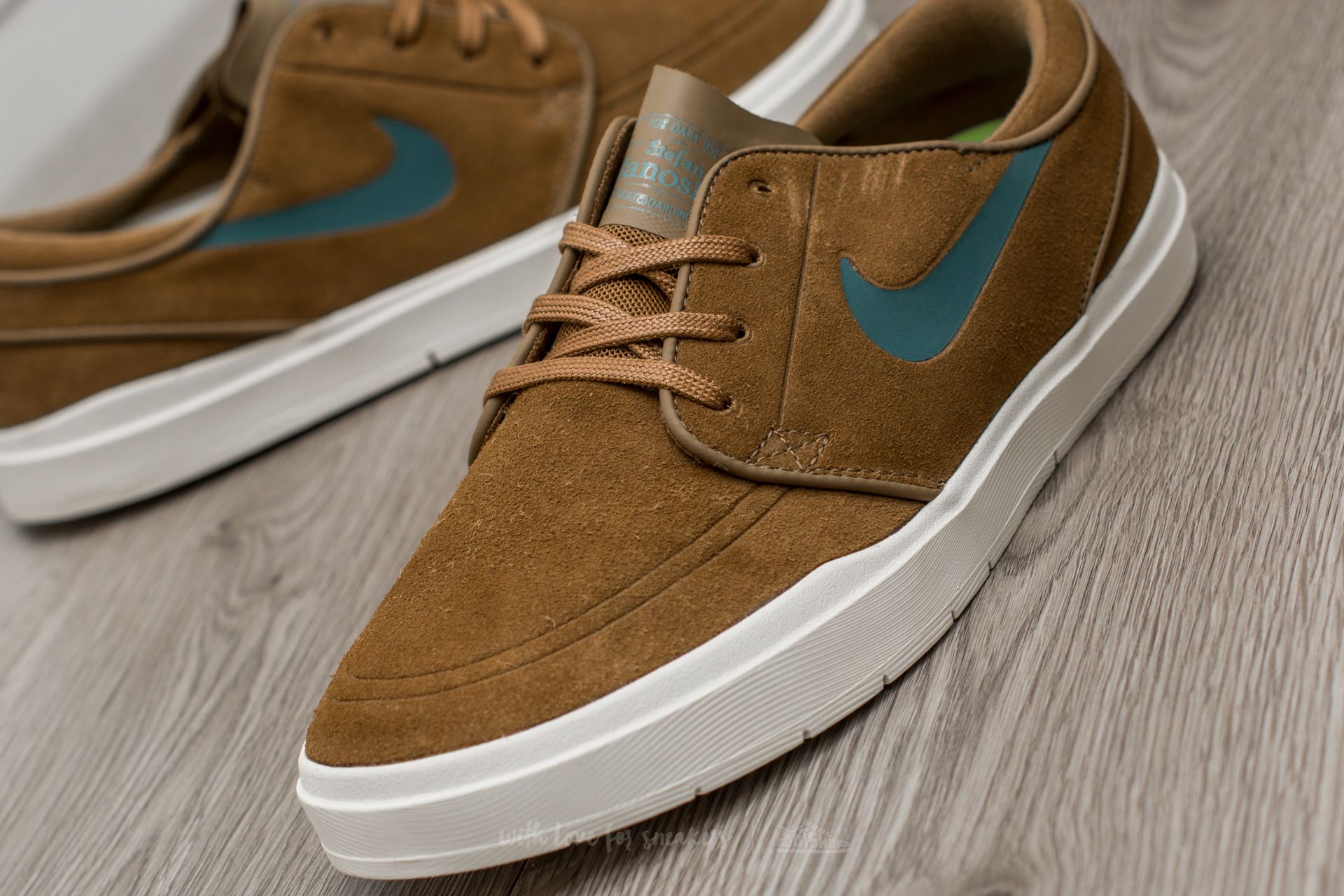 Nike janoski golden beige online