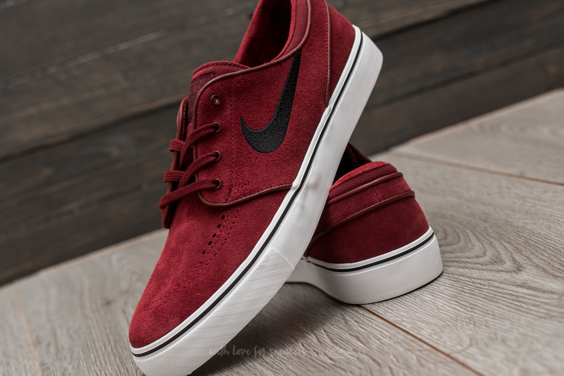 Janoski red black shop