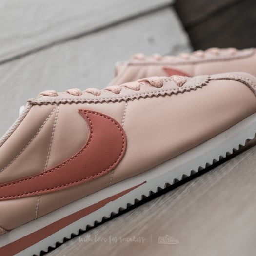 Nike cortez deals womens peach