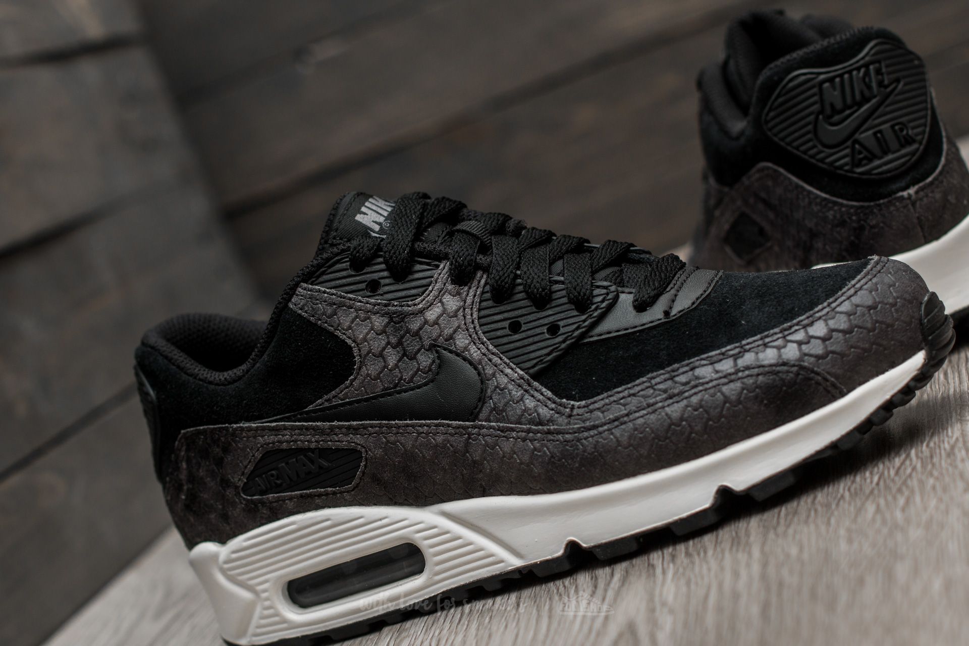 Nike air max store 90 premium womens black