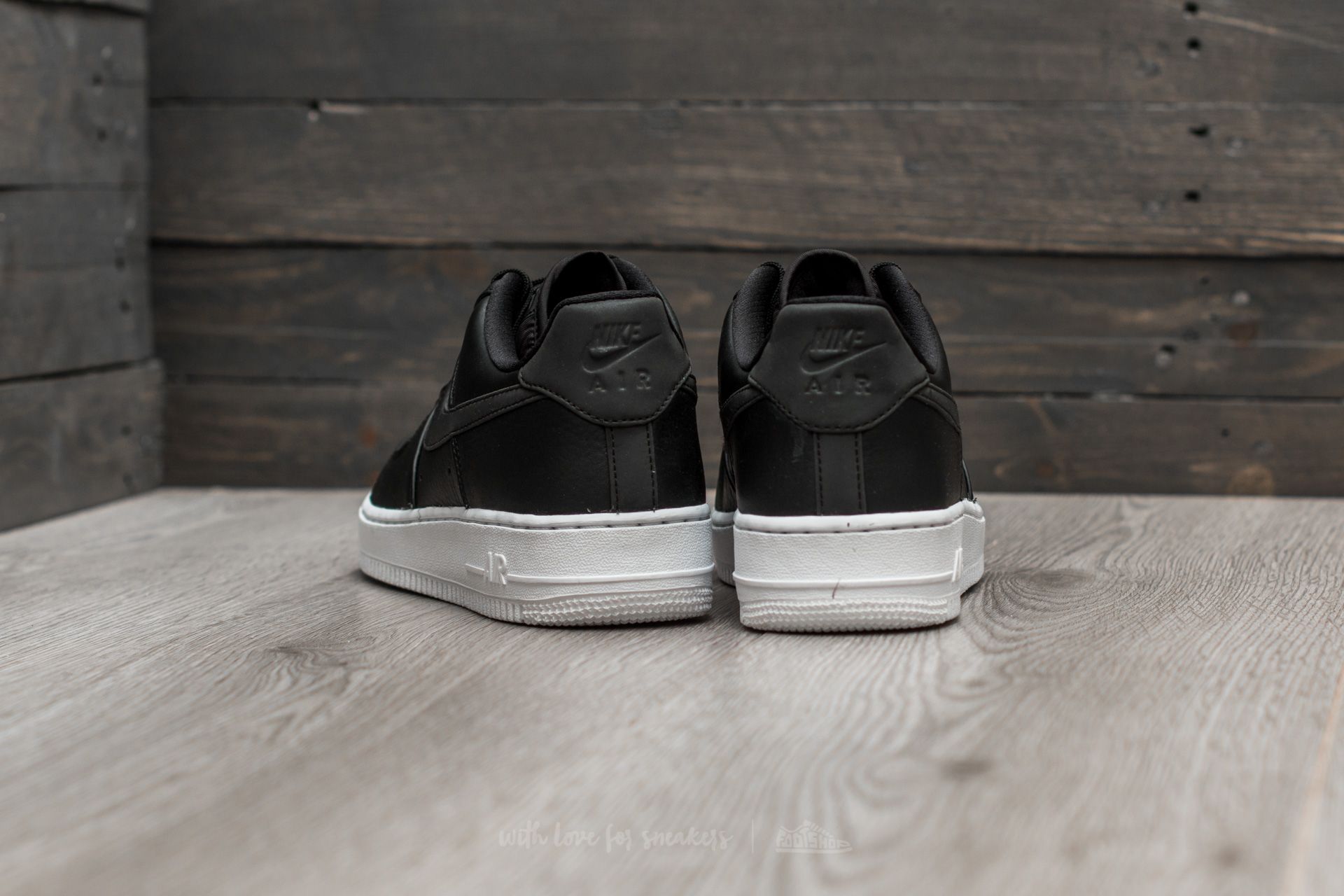 Férfi cipők Nike Air Force 1 ´07 Premium Black/ Black-White