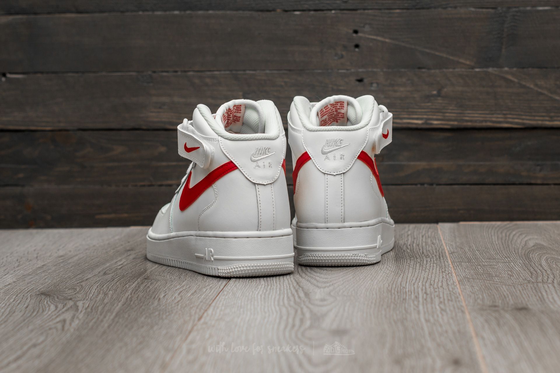 Nike air force 1 hotsell mid 7 university red
