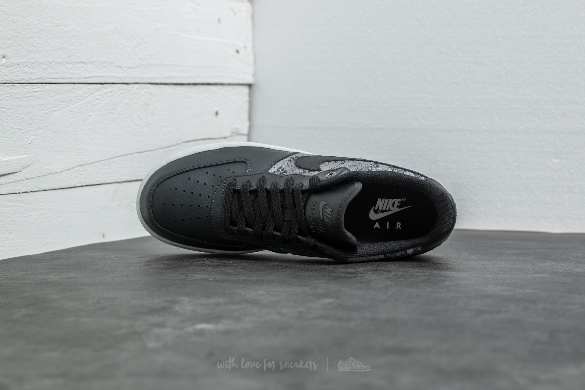 Scarpe uomo Nike Air Force 1 '07 LV8 Anthracite/ Black-Summit White