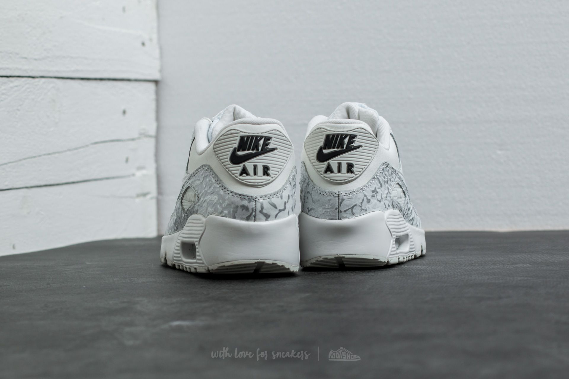 nike air max 90 se summit white