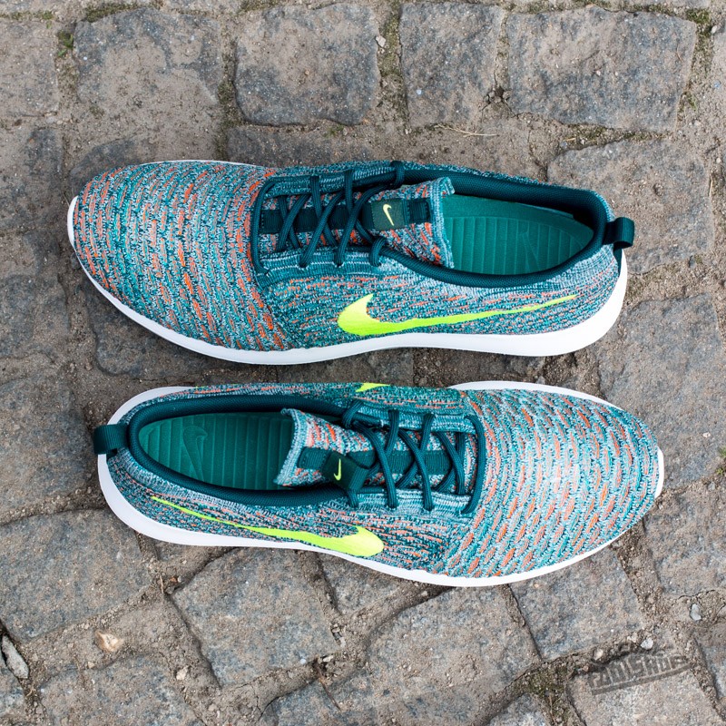 Nike roshe run grey teal hot sale