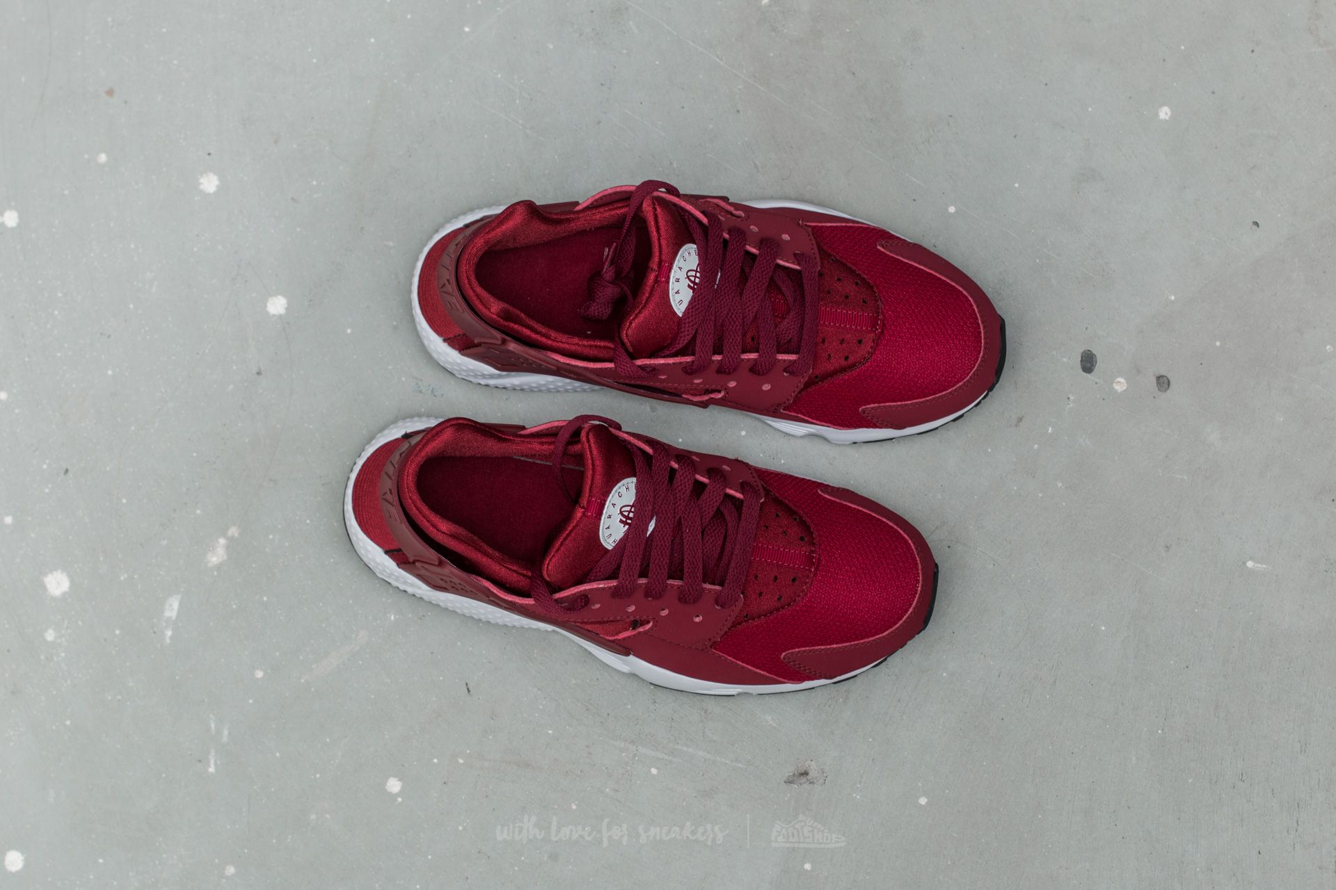 Red huaraches size 3 deals