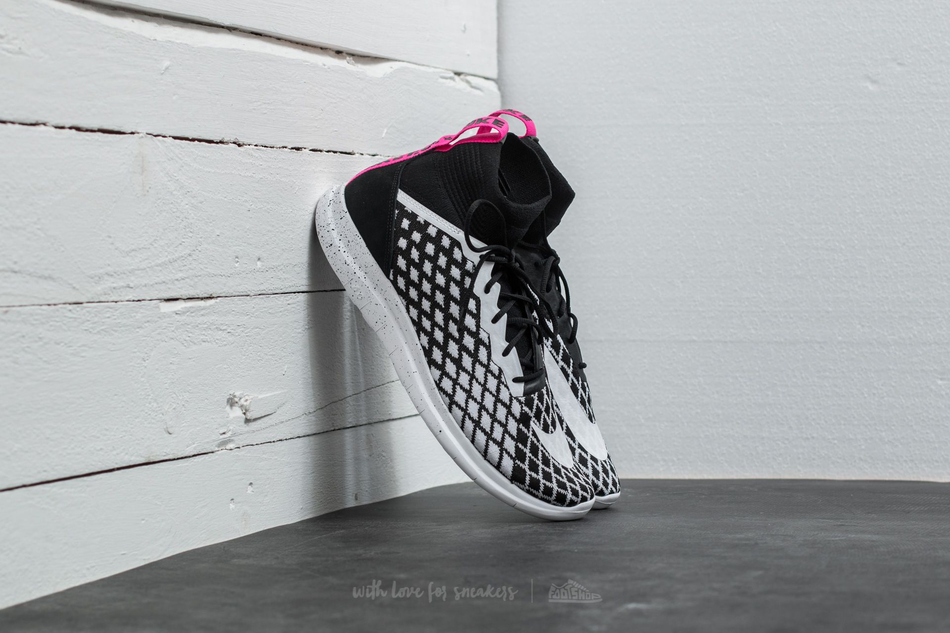 Herren Sneaker und Schuhe Nike Free Hypervenom 3 FC Flyknit Black White White Pink Blast Footshop