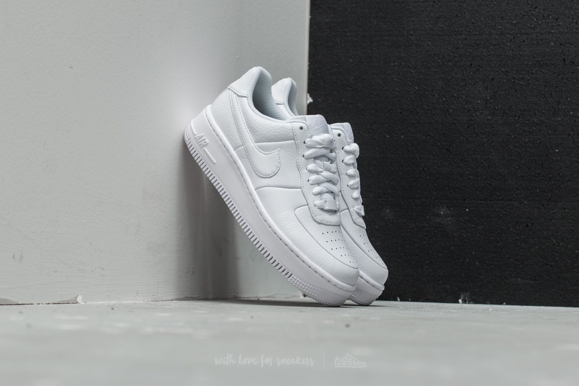 Nike air force 1 upstep deals black white