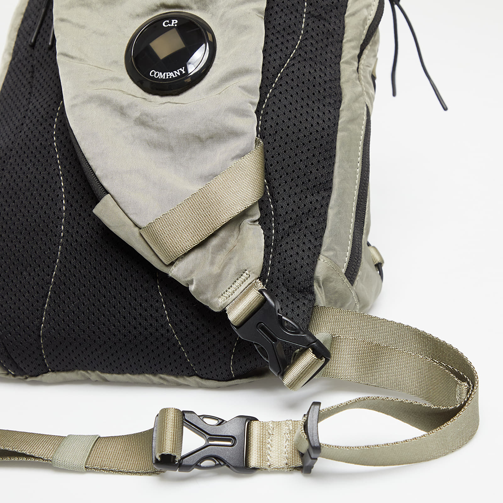 Övtáskák C.P. Company Nylon B Crossbody Rucksack Silver Sage