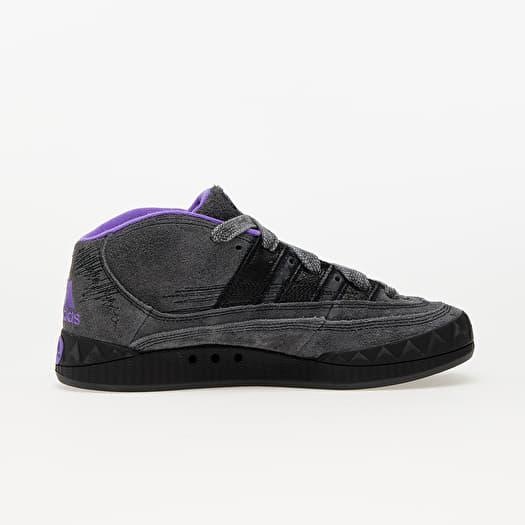Kyrie cheap 2 paris
